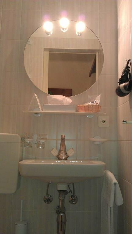 Hotel Rhone