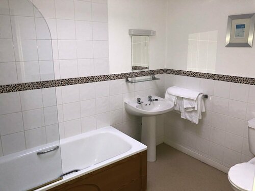 Aberdour Guest House, Забронировать Гостевой дом Гостевые дома Дамфрис, рядом с Национальный центр детской литературы «Моут Бре», Гостевой дом