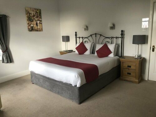 Trumbles Gatwick B&B, Peaceful Stay with Parking & Easy Airport Access, Забронировать Отель «постель и завтрак» Отели Исторического графства Суссекса 4 звезды, 4*