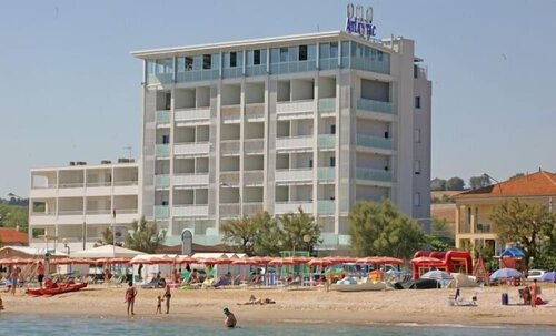 Hotel Atlantic, Забронировать Отель Отели Ривьеры Романьола с питанием, Пансион