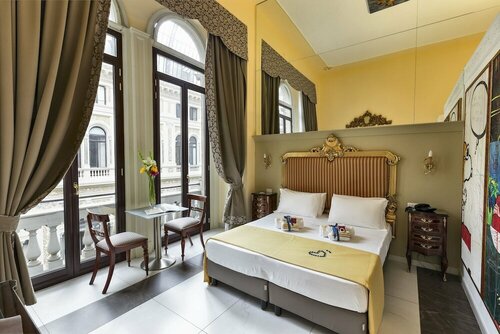 Hotel Art Resort Galleria Umberto, Забронировать Курортный отель СПА-отели Неаполя, рядом с Церковь Джезу-Нуово, SPA-услуги