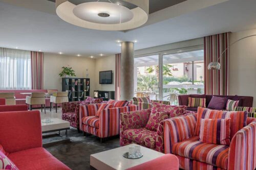 Hotel Nazionale, Забронировать Отель Отели в центре Дезенцано-дель-Гарды, в центре, Парковка