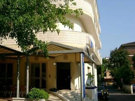 Hotel Aurora, Забронировать Отель Отели Sabbiadoro с завтраком, Завтраки