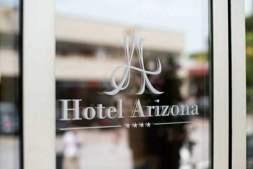 Hotel Arizona, Book Hotel Hoteller i Friuli Venezia Giulia med parkering, Parkering