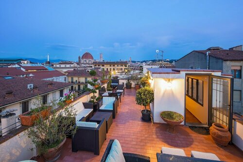 Hotel Bijou Roof Terrace, Забронировать Отель Отели Флоренции с парковкой, рядом с Церковь Оньиссанти, Парковка