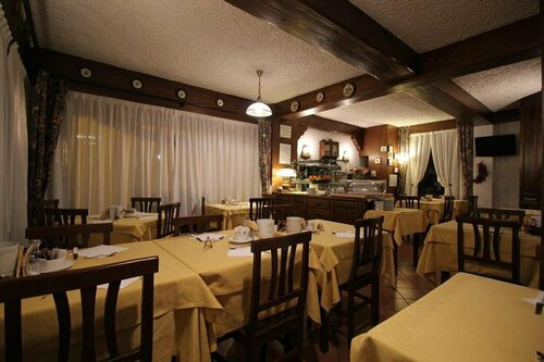 Hotel Meynet, Забронировать Отель Брей-Червиния Червиния, рядом с Горнолыжный подъёмник Брёй-План Мазон 2 (нижняя станция)