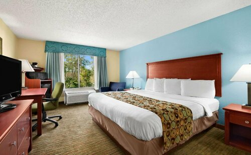 Baymont Inn & Suites - Gainesville, Book Hotel Hoteller i Gainesville med pool, Swimmingpool