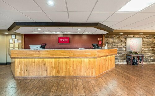 Red Roof Inn & Suites Pigeon Forge Parkway, Забронировать Отель Пиджен-Фордж Great Smoky Mountains National Park
