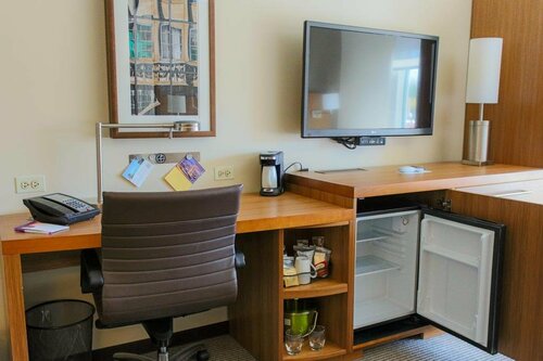 Hyatt Place Chicago-South/University Medical Center, Забронировать Отель Hyde Park Чикаго, рядом с Музей науки и промышленности в Чикаго