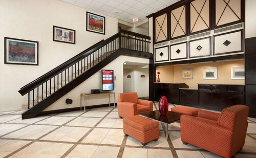 Ramada by Wyndham Newark/Wilmington, Забронировать Отель Отели Ньюарк 4 звезды, рядом с Торговый центр Omega Shops, 4*