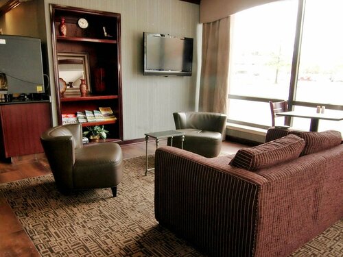 Quality Inn & Suites North Little Rock, Забронировать Отель Литтлрок Арканзас