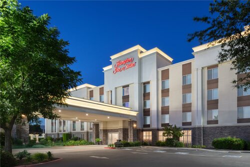 Hampton Inn & Suites Fresno, Забронировать Отель Фресно штат Калифорния