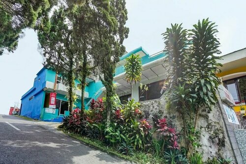 OYO Life 91060 Villa Wijaya Homestay, Book Villa Cottages in Prigen, Cottage