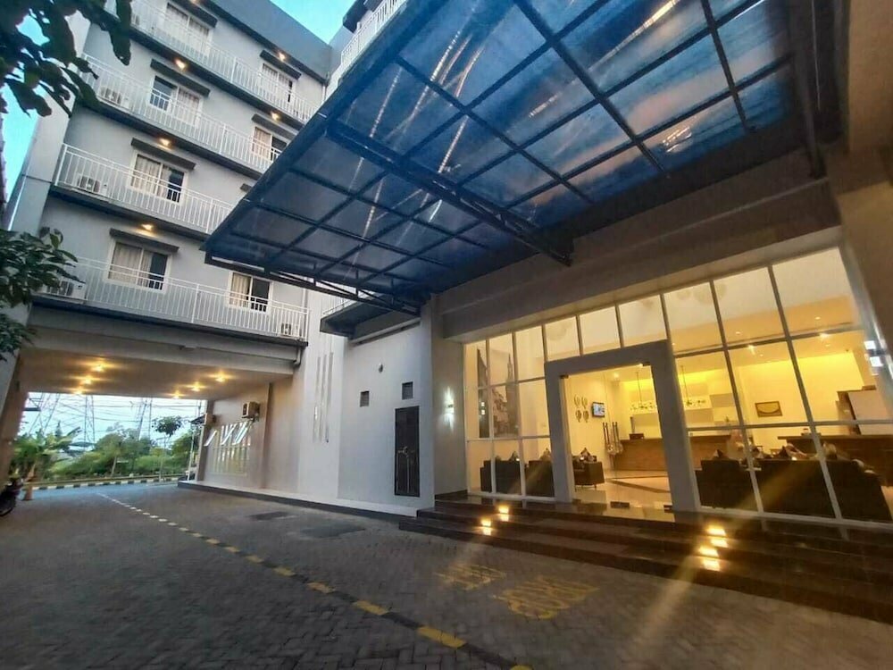 De La Charis Hotel by Waringin Hospitality