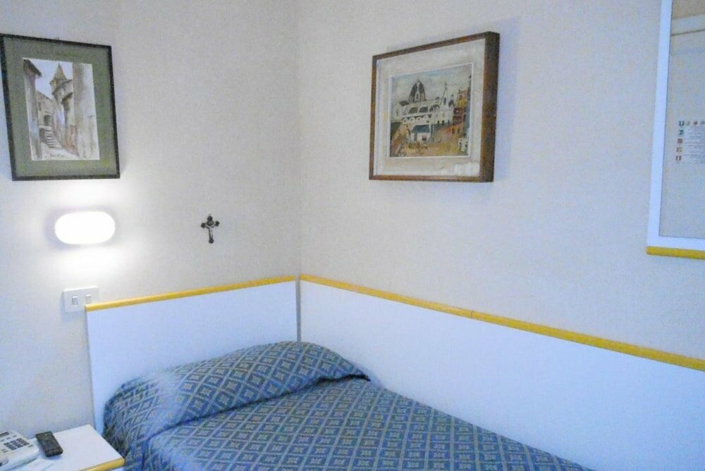 Albergo Villagrande con Ristorante sul lungomare di Varazze