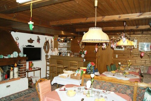 Landhaus Meran, Забронировать Дом для отпуска Отели Раурис с завтраком, рядом с Горнолыжный подъемник Кройцбоденбан, Завтраки
