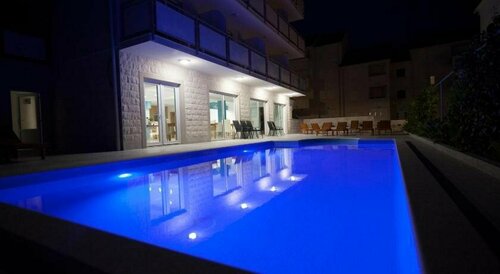 Villa Amorena, Prenota Hotel Bol 