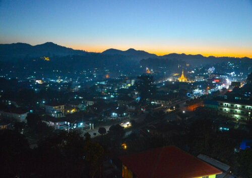 Famous Hotel Kalaw, Prenota Hotel Kalaw 