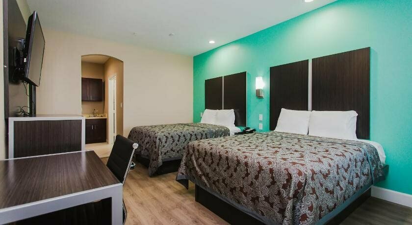 Palace Inn and Suites - Willowbrook Mall