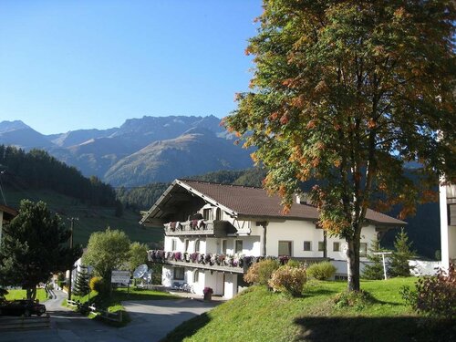 Appartements Kroner, Rezerwuj Apartament Hotele w Tirol z Parkingiem, Parking