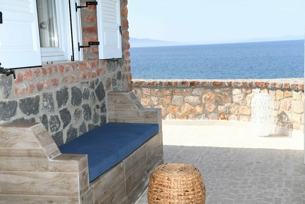 Starlight Luxury Seaside Villa & Suites