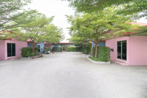 Ruai Thong Pong Pai Resort, Забронировать Отель Отели провинции Бангкока с парковкой, Парковка