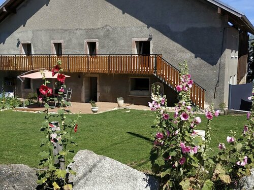 Chambre D'Hotes Des Bassins, Book Hotel Hoteller i Rhône-Alps med parkering, Parkering