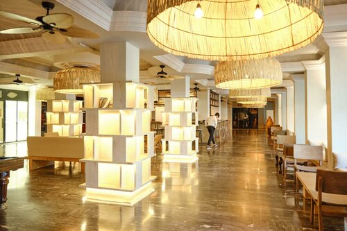 ‪Laur Hotels‬, Забронировать Отель Отели Дидим с бассейном, рядом с Площадь Дельфинов, Бассейн
