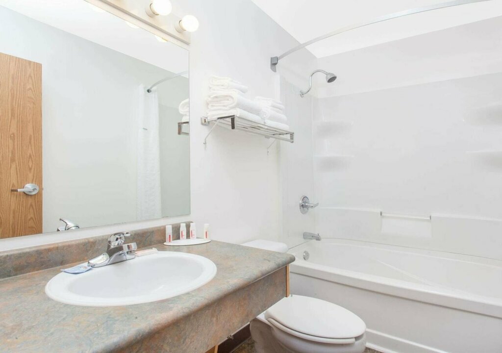 Super 8 by Wyndham Kenora