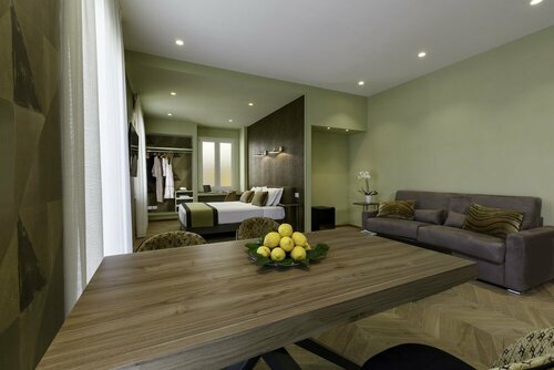 Dreamers Rooms Sorrento, Забронировать Гостевой дом Отели Сорренто с парковкой, рядом с Железнодорожный вокзал Сорренто компании Чиркумвезувиана, Парковка