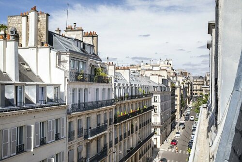 Hôtel des Champs-Elysées, Забронировать Отель Отели Парижа с парковкой, рядом с Георг V, Парковка