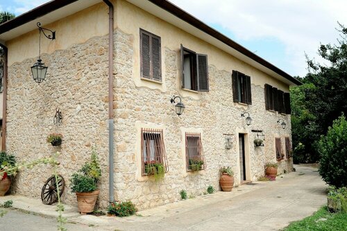 B&B Circolo Ippico Semprevisa, Забронировать Отель «постель и завтрак» Сецце Лацио