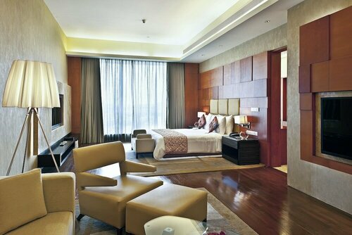 Gokulam Grand Hotel & Spa Bangalore, Забронировать Курортный отель Отели штата Карнатаки с бассейном, Бассейн
