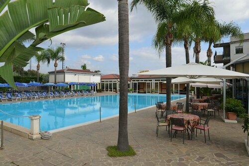 Atlantis Palace Hotel, Забронировать Отель Отели в центре Маскали, в центре, Парковка