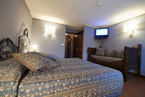 Hotel Jumeaux, Забронировать Отель Отели Брей-Червиния 3 звезды, рядом с Кресельный подъёмник Кретаз (нижняя станция), 3*