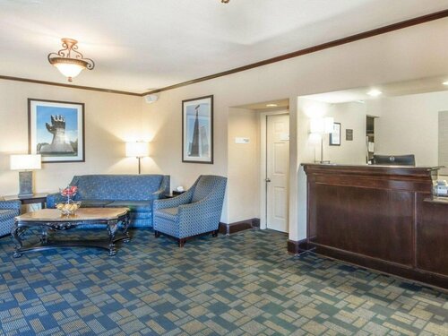 Holiday Inn Express Hotel & Suites Tulsa-Downtown Area, Book Hotel Hoteller i Tulsa med parkering, Parkering