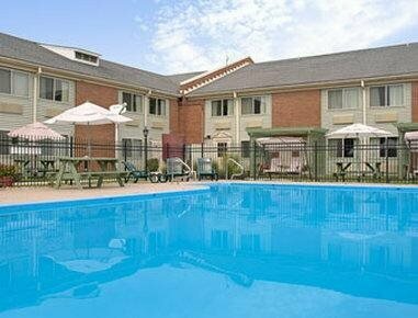 Days Inn Columbus Indiana, Book Hotel Hoteller i Indiana med parkering, Parkering