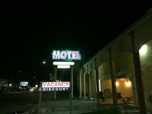 Colonial Motel, Забронировать Мотель Лонг-Бич Большой Лос-Анджелес, рядом с St. Mary Medical Center