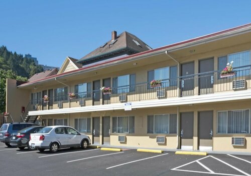 SureStay Hotel by Best Western Portland City Center, Забронировать Отель Отели Портленда с парковкой, рядом с Церковь св. Михаила Архангела, Парковка