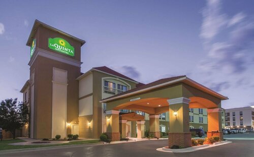 La Quinta Inn & Suites Yukon, Varaa Hotelli Yukon Oklahoma