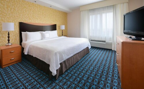 Fairfield Inn & Suites by Marriott Dallas Plano The Colony, Забронировать Отель Колони Dallas - Fort Worth Metropolitan Area, рядом с Andretti Indoor Karting &amp; Games The Colony