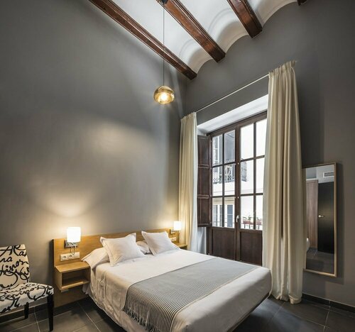 Catalina Suites San Nicolas, Забронировать Апарт-отель Отели Валенсии с парковкой, рядом с Площадь Манисес, Парковка