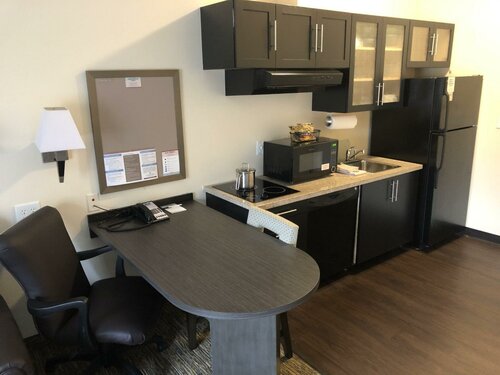 Candlewood Suites Greenville NC by IHG, Забронировать Отель Гринвилл Северная Каролина