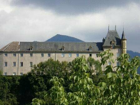 Hôtel Restaurant Du Parc, Book Hotel Hoteller i Rhône-Alps med parkering, Parkering