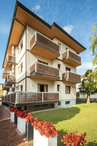 Villa Alpi, Забронировать Отель Отели Линьяно-Саббьядоро с парковкой, Парковка