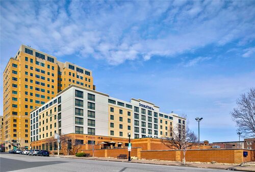 DoubleTree by Hilton Davenport, Buchen Sie Hotel Davenport Quad Cities