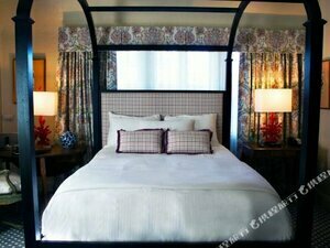 L Auberge Carmel, Забронировать Хостел Кармел Индиана, рядом с Carmel River Lagoon and Wetland Nature Preserve