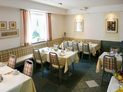City Hotel, Book Hotel Waldkraiburg 