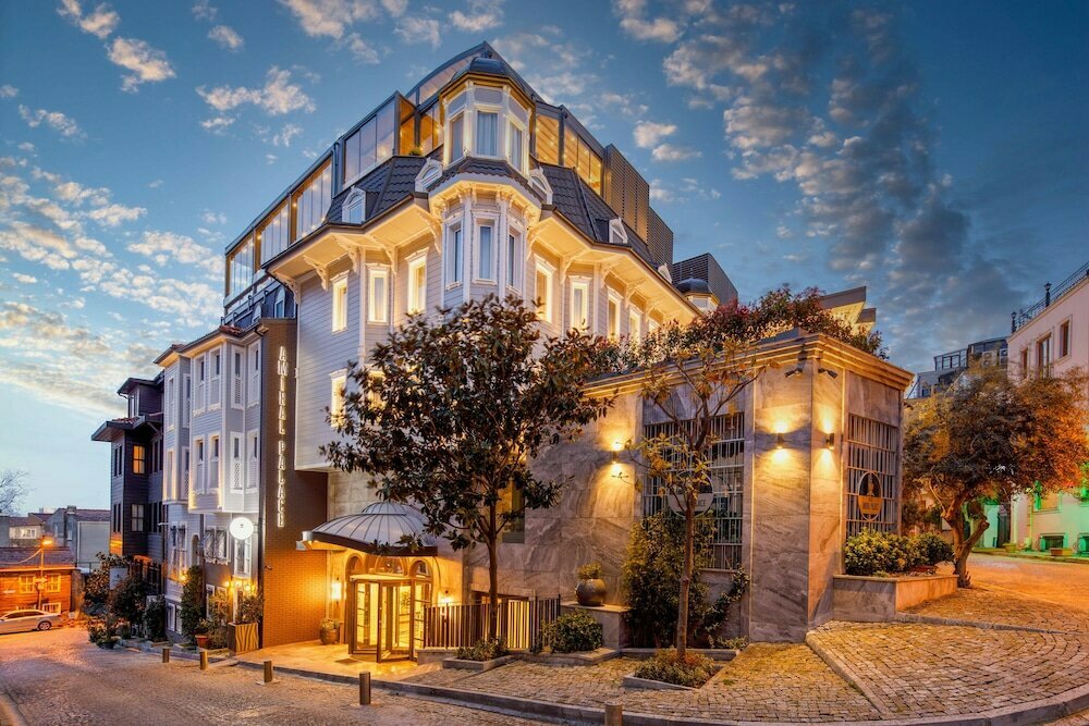 Amiral Palace Hotel