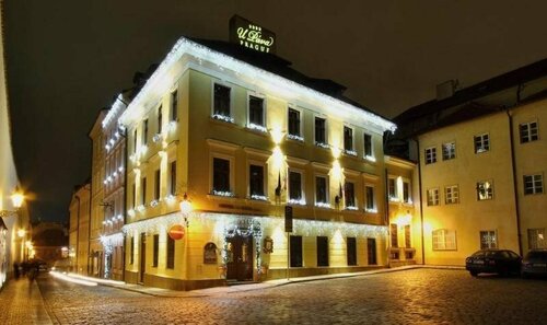 U Páva, Забронировать Отель Отели Праги с парковкой, рядом с Музей Lego, Парковка